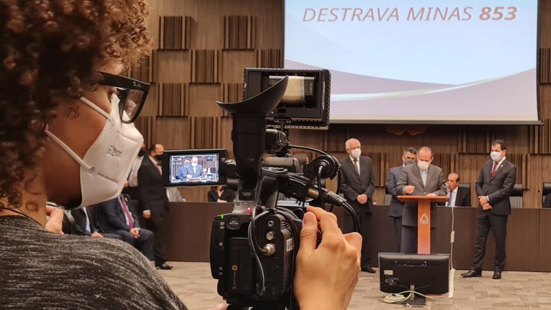 Advogado-Geral do Estado participa no TJMG do lançamento do Destrava-Minas-853