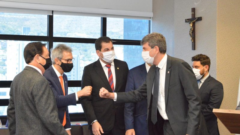 Governador de Minas e presidente do TJMG parabenizam AGE-MG no termo do acordo da ADI 5.353