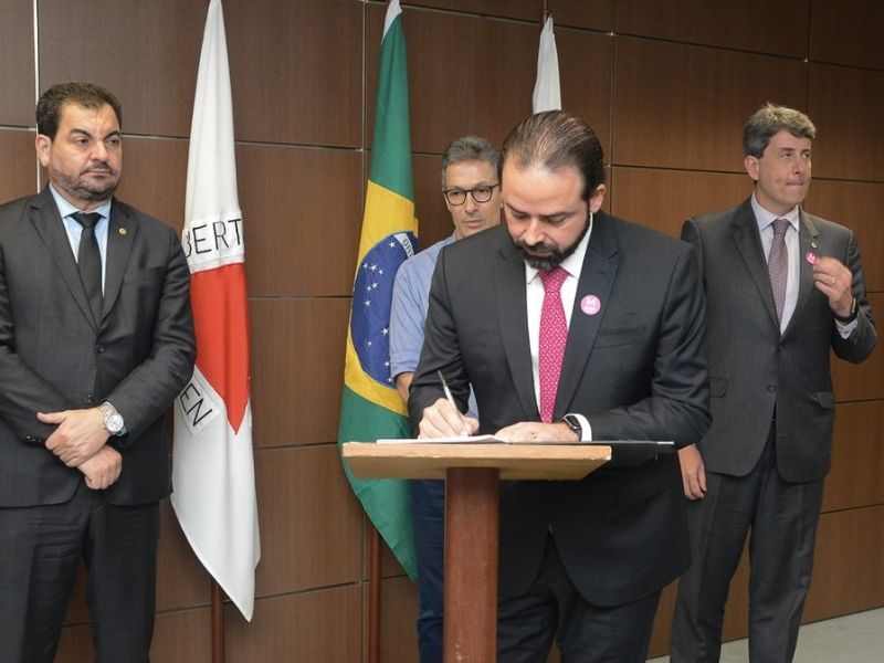 Governador participa de assinatura de convênio com OAB e TJMG para reajuste dos honorários dos advogados dativos 2