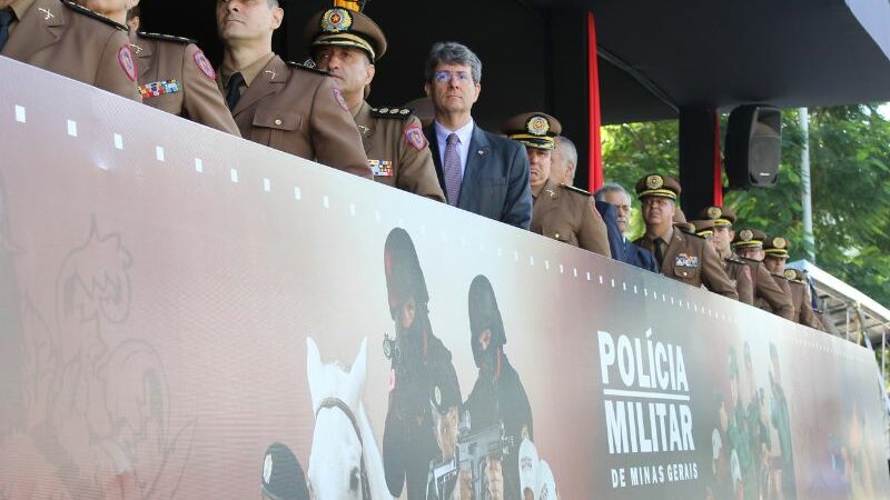 AGE-MG prestigia passagem de comando conjunto de 13 unidades da Polícia Militar de Minas Gerais