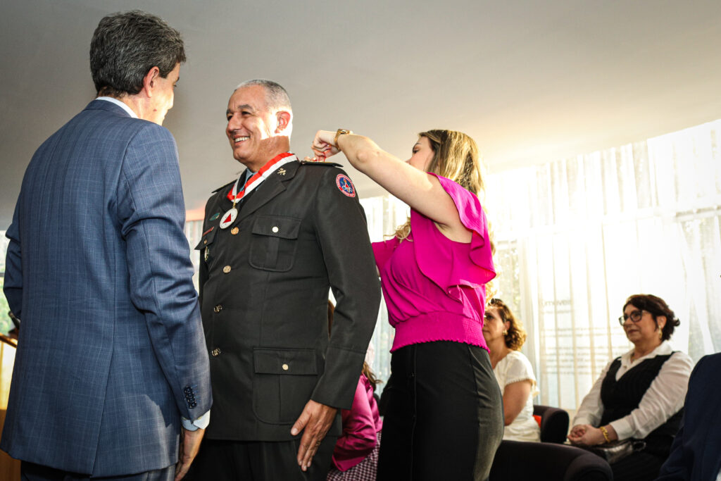 Confira as fotos da solenidade de entrega da Medalha do Mérito da AGE-MG 35