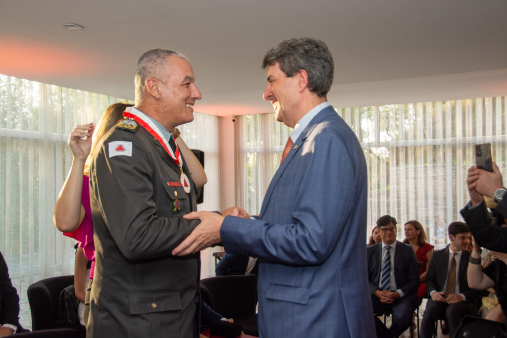 Confira as fotos da solenidade de entrega da Medalha do Mérito da AGE-MG 204
