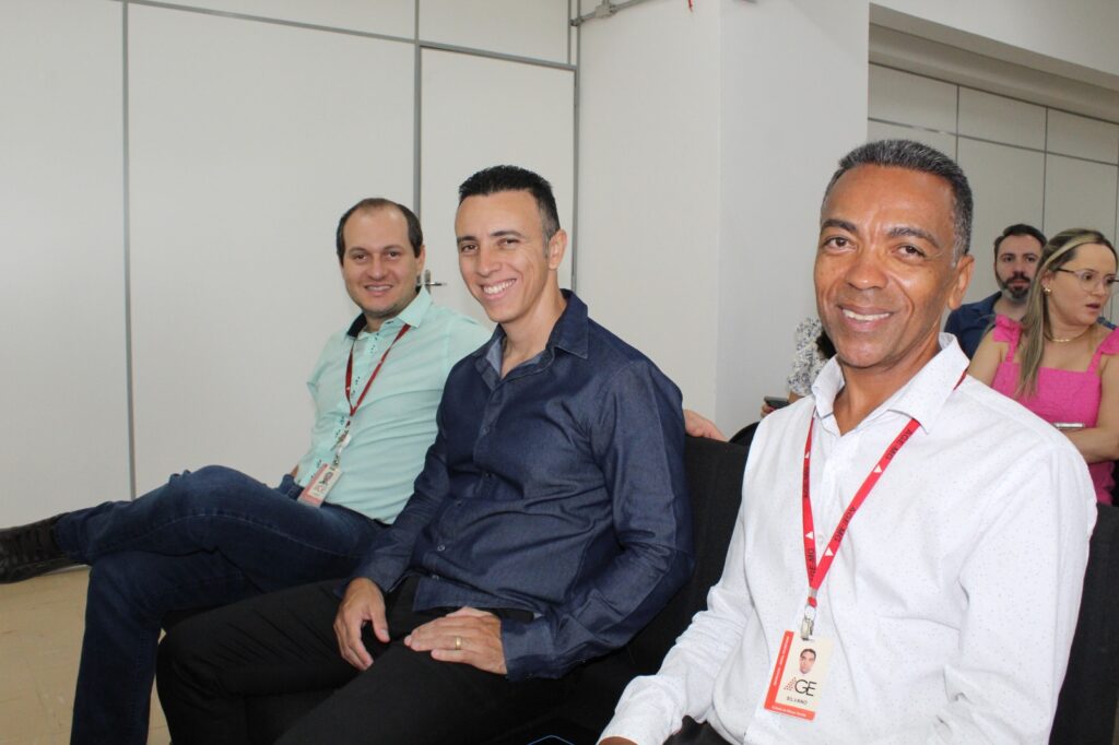 Diretor-geral da AGE-MG coordena reunião com gestores do órgão na capital, interior e Brasília 5