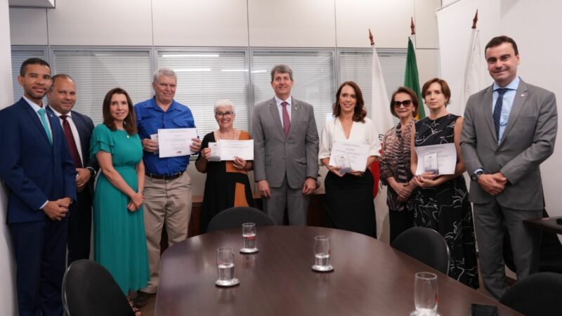 AGE-MG homenageia procuradoras do Estado e servidores do administrativo com o seu Jubileu de Prata 12