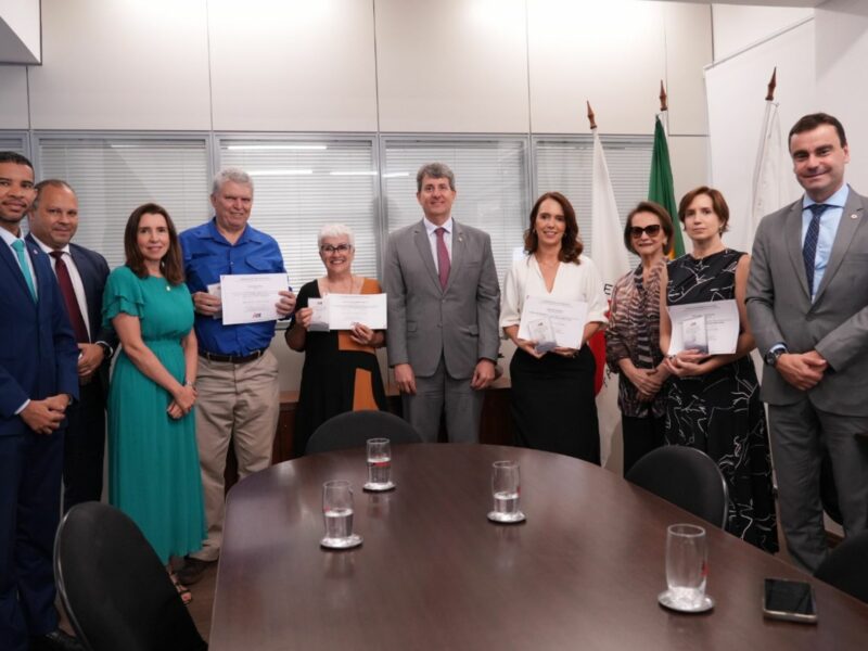 AGE-MG homenageia procuradoras do Estado e servidores do administrativo com o seu Jubileu de Prata 12